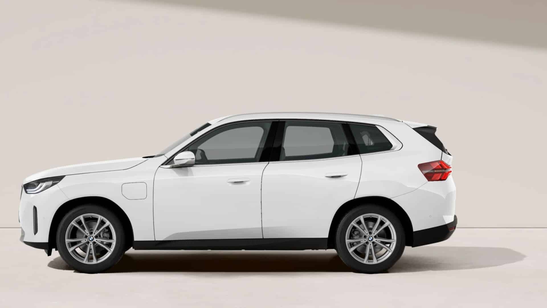 Renting New BMW X3 Alpine White Solido SUV PHEV Automático Etiqueta 0