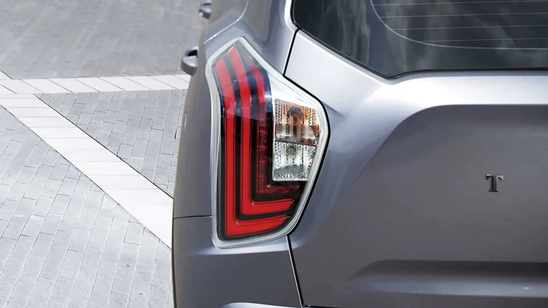 Renting KGM TIVOLI Urban Plus Iron Metal B-SUV