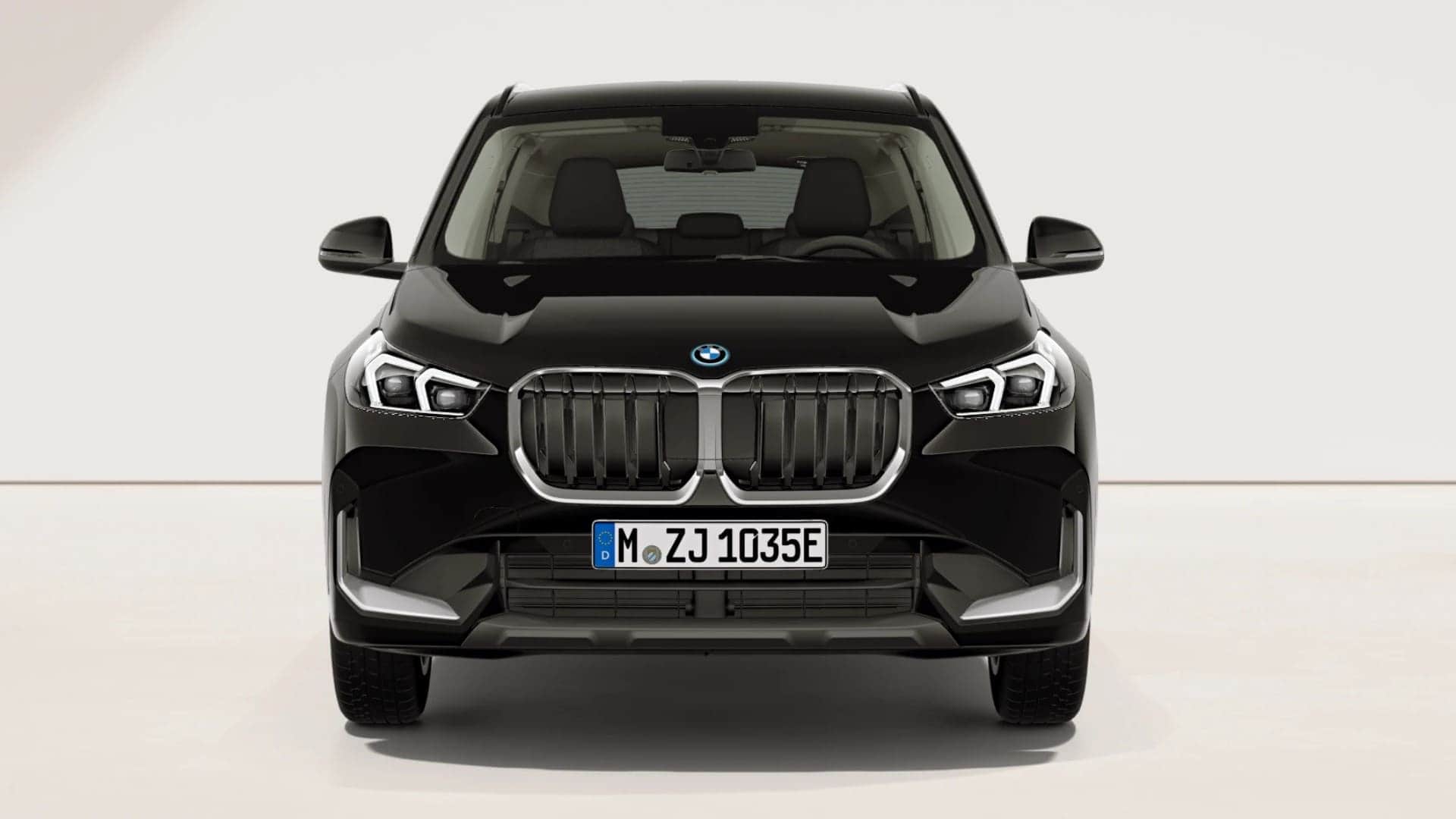 Renting New BMW X1 xLine xDrive25e Black Solid SUV Hibrido-Enchufable Automático Etiqueta 0