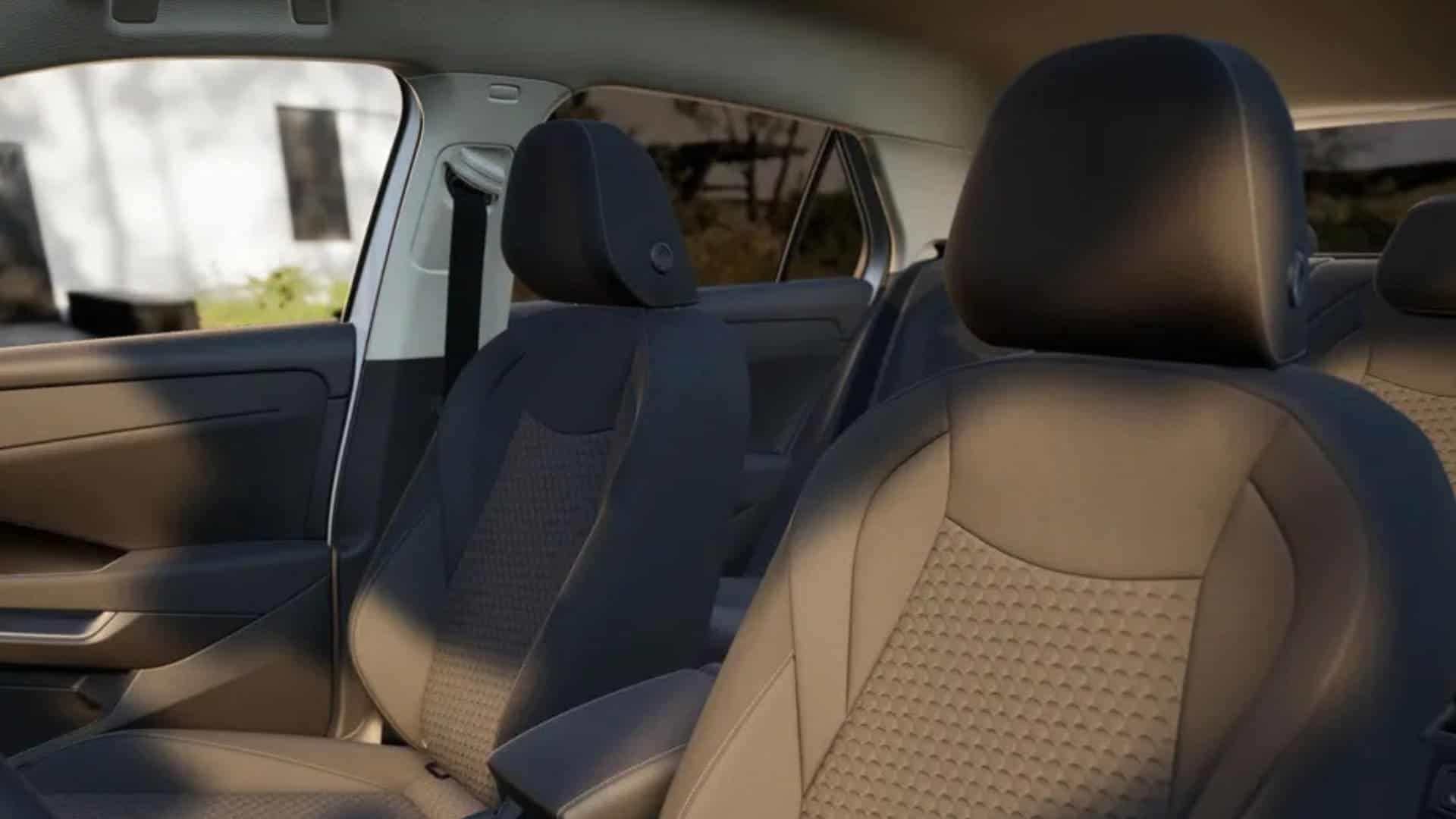 Renting New Volkswagen T-Roc Match Blanco Punto SUV MHEV Etiqueta ECO Asientos