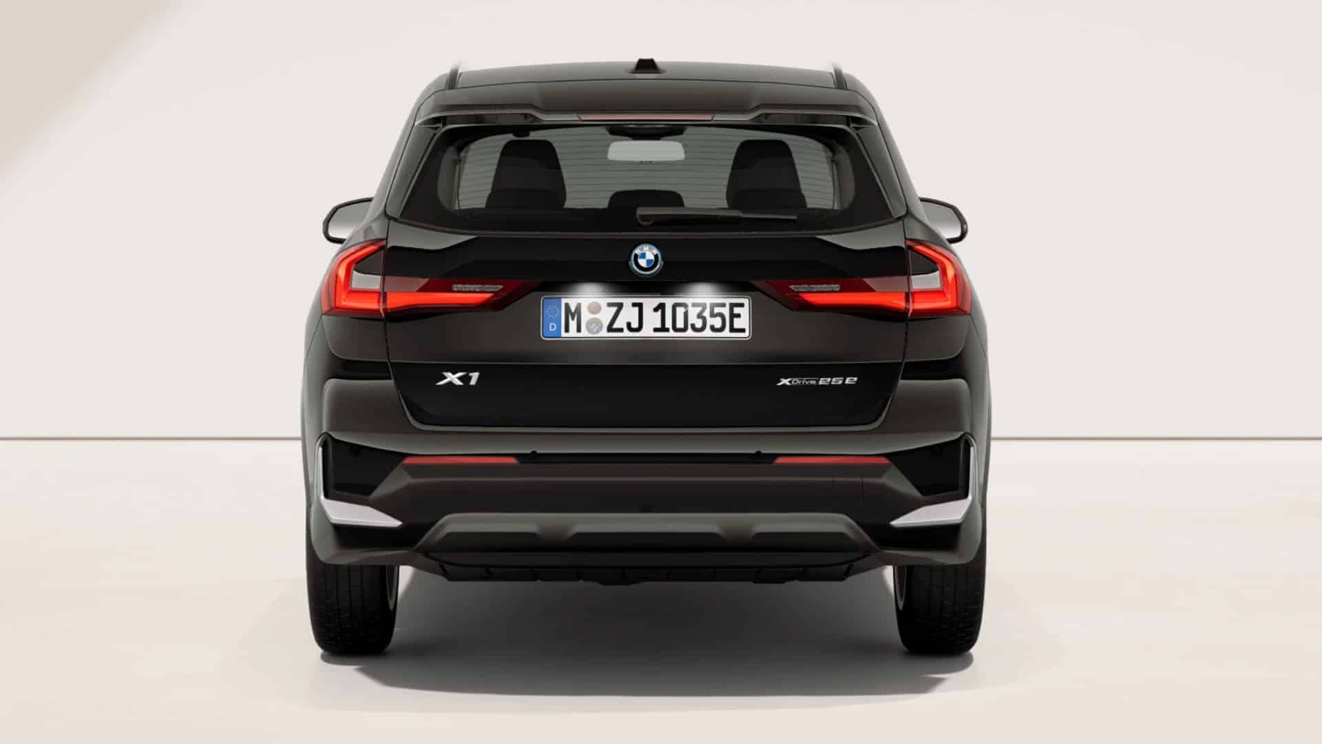 Renting New BMW X1 xLine xDrive25e Black Solid SUV Hibrido-Enchufable Automático Etiqueta 0