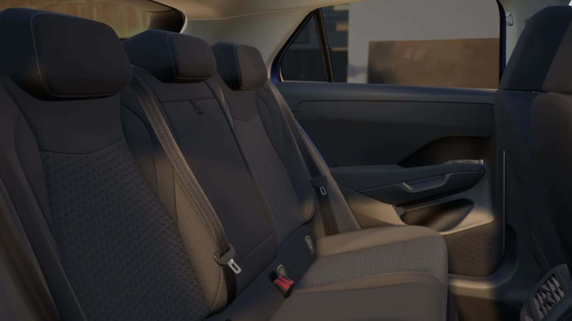 Renting New Volkswagen T-Roc Match Blanco Punto SUV MHEV Etiqueta ECO Asientos