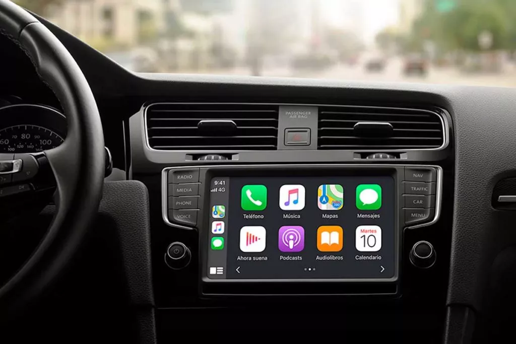 Cómo conectar tu móvil al coche para tener acceso a tus apps