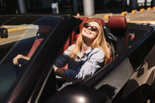 Elegir gafas de sol adecuadas para conducir