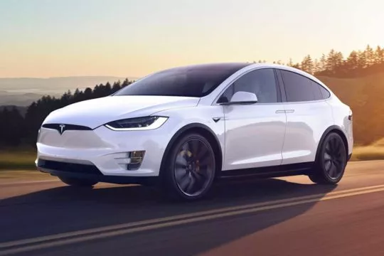 Tesla Model X: el coche de lujo 100% eléctrico