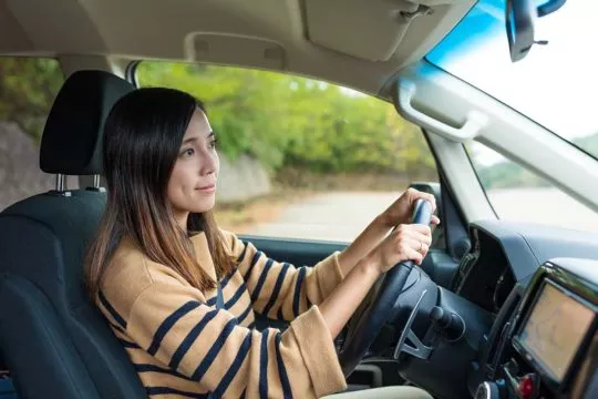 Conoce los 8 malos hábitos más comunes al conducir