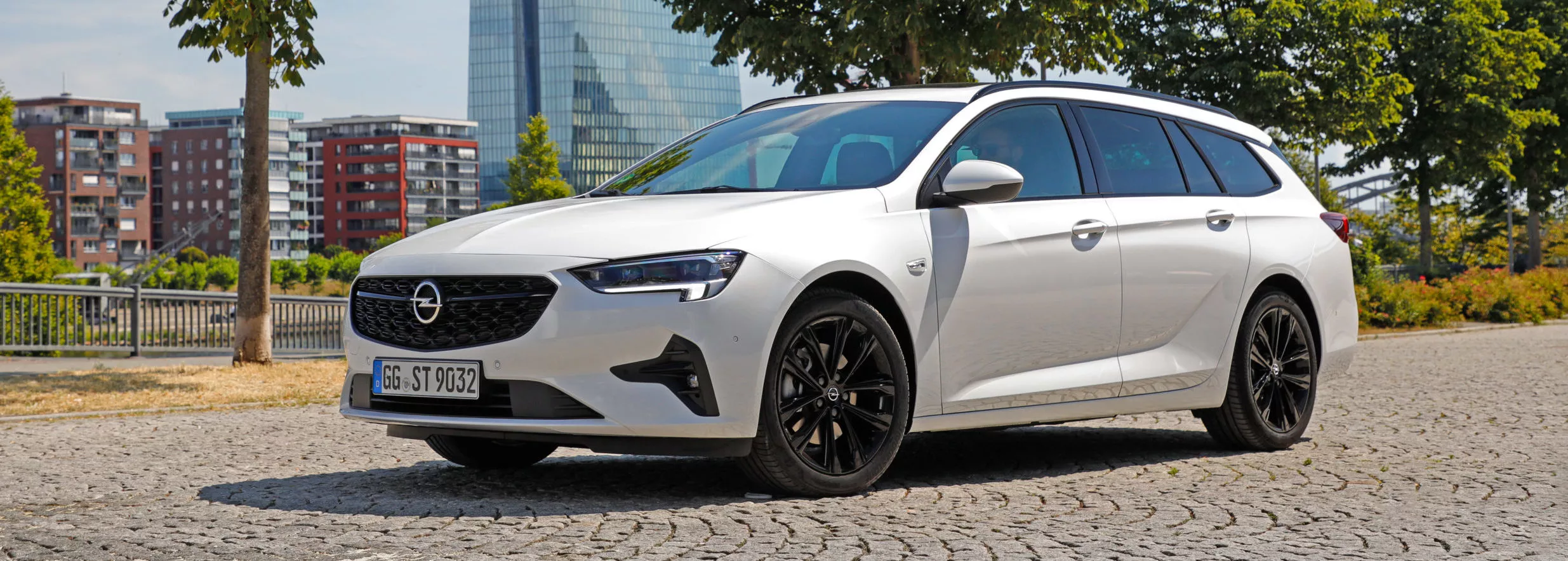 2020 Opel Insignia Sports Tourer Renting Finders